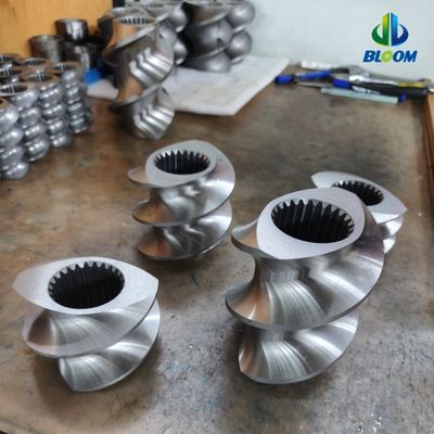 Qualität  High Precision Twin Screw Elements with 38CrMoAl CR12MoV and W6542 Alloys for Polymer Compounding Extruders Fabrik
