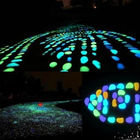 Buntes Glühen in den dunklen Garten-Kieseln für Hausgarten-Dekorations-leuchtenden Stein