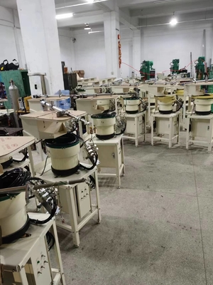 Mehrere Formen Kundenspezifische automatische Mutternzuführung M5 M6 M8 M10 M12