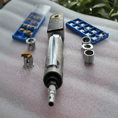 Pneumatischer Spitzen-Aufbereiter 13D/16D mit einem Halter und einem Messer