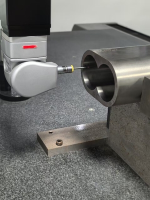 Verschleißbeständiges Bimetall-Schraubfass für Spritzgießmaschine Kunststoff Extruder
